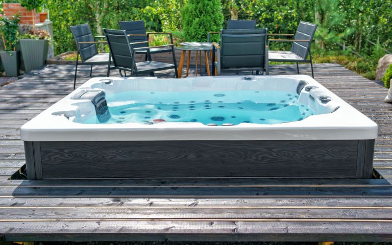 Luxury Spa Tub with Jets